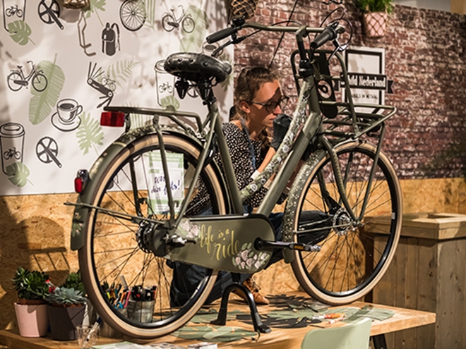 Guusje Janson wint hand geïllustreerde Cortina van Het Paradijs