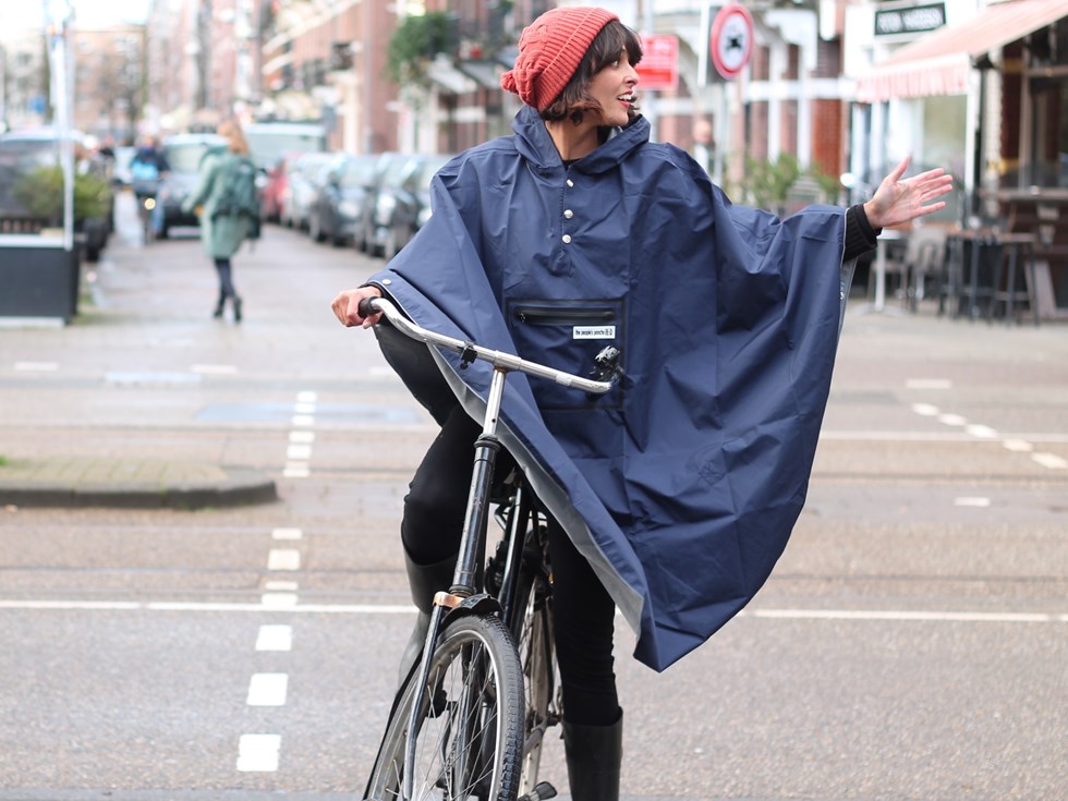 KRUITBOSCH EXCLUSIEF DISTRIBUTEUR VAN THE PEOPLE'S PONCHO
