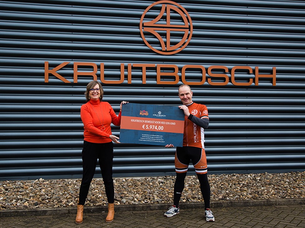 Medewerkers van Kruitbosch bewegen €5.974 bij elkaar voor Red een Kind